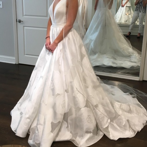 Valentini Spose Wedding Dress - New, Never Worn - Picture 6 of 8